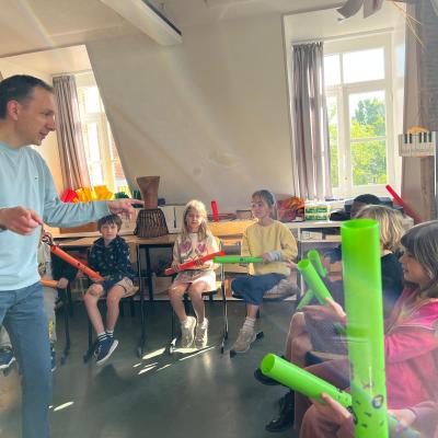 Bezoek aan de muziekschool (2e lj.)